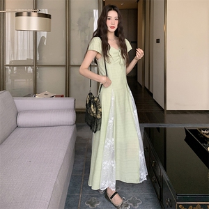 蕾丝拼接绿色连衣裙女夏2025新款高级感流行绝美超火小众设计感图片