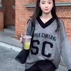 灰色