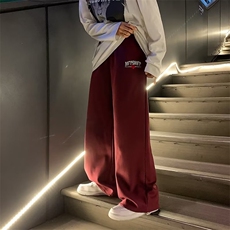 酒红色