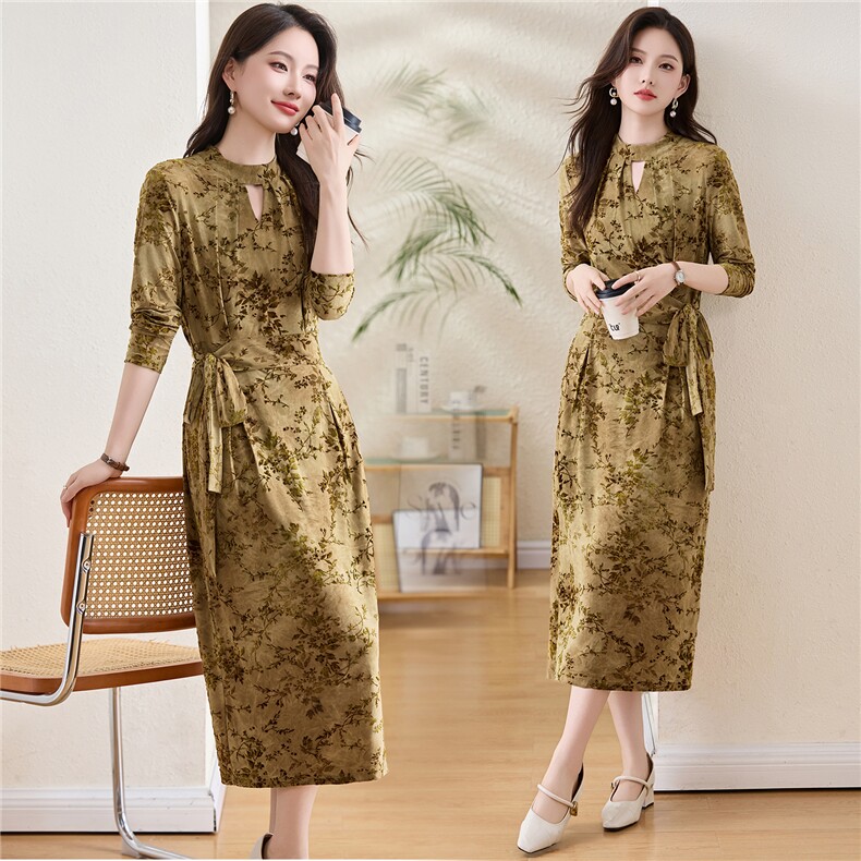 优雅气质丝绒提花连衣裙女2025秋季新款长袖收腰显瘦女人味长裙子，女装连衣裙，恋慕依尚