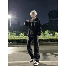 黑色