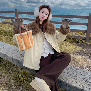 减龄翻领皮毛一体短款外套女2025年冬季新款小个子羊羔毛皮衣图片