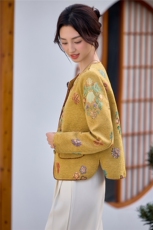 2025秋装新款时尚提花短外套，女装短外套，依路服饰