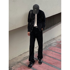 黑色