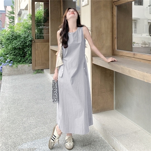简约休闲显瘦背心连衣裙女2025年夏季新款韩系收腰无袖百搭长裙子图片
