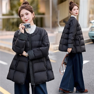 90%白鸭绒羽绒服女2025年冬季新款韩版宽松圆领加厚保暖面包服图片