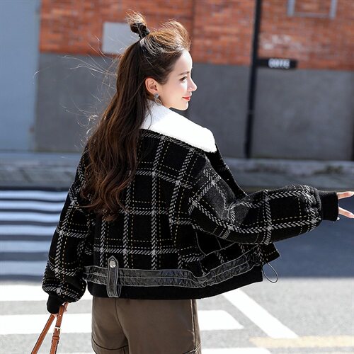 重工格纹毛呢短款外套女2025春秋新款仿羊羔毛翻领PU皮拼接呢子外套图片