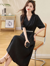 法式黑色连衣裙女2025新款夏小个子收腰显瘦赫本风V领裙子，女装连衣裙，多彩