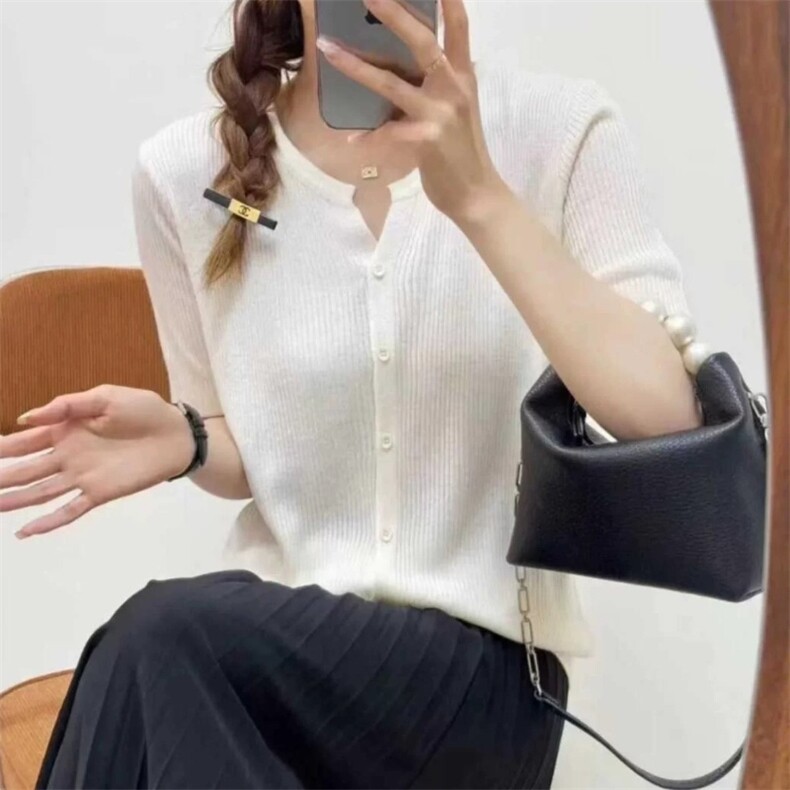 2025夏季时尚百搭修身显瘦女士圆领开衫短袖,女装T恤,朝辰羊绒