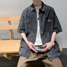 黑色