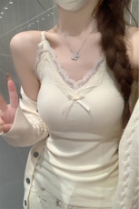 早秋韩版v领纯欲蕾丝边带胸垫肩带可调节内搭吊带背心女，女装背心吊带，梦白服饰厂
