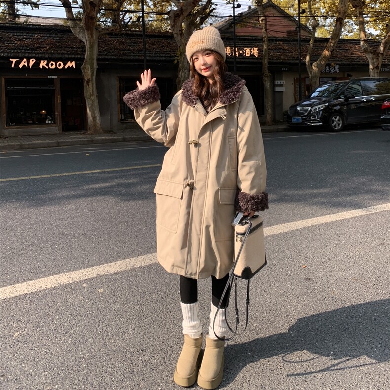 卡其色工装连帽圈圈毛拼接羽绒服女2026年冬季新款90绒长款派克服,女装羽绒服,2C159