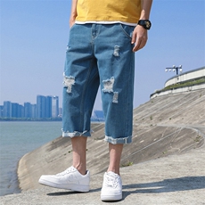 浅蓝色