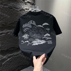 黑色