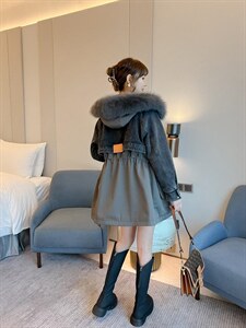牛仔拼接派克服图片