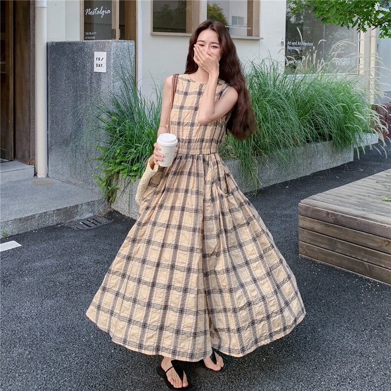 法式复古格纹无袖连衣裙女2025夏季新款度假风气质减龄显瘦背心裙,女装连衣裙,2C167