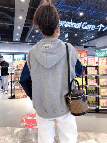 一杭袖子拼色带帽外套，女装，一杭