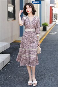 甜美蕾丝花边拼接荷叶边裙花色连衣裙2023年夏季图片