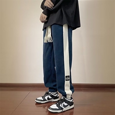 深蓝色