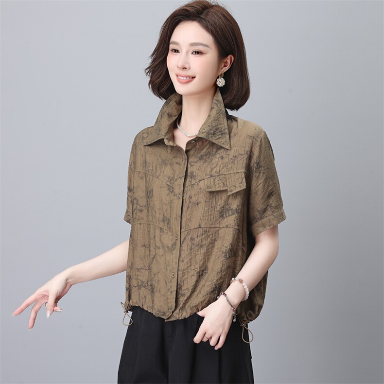 2026夏季新款人棉舒适印花面料大翻领衬衫女短袖抽褶设计宽松开衫，女装衬衫，板酷