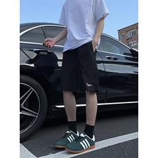 黑色