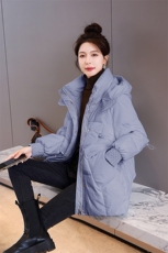 2024冬季新款肌理感90白鸭绒羽绒服女设计感小众时尚连帽加厚外套，女装羽绒服，卡杰菲