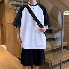 黑色