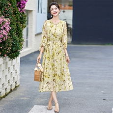 法式小清新碎花收腰显瘦七分袖连衣裙女2025年夏季新款气质长裙子，女装连衣裙，魅丽静蓝