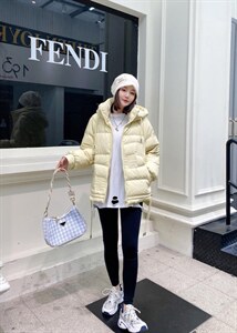 90羽绒服图片