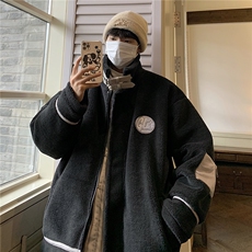 黑色