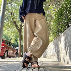 深卡其色