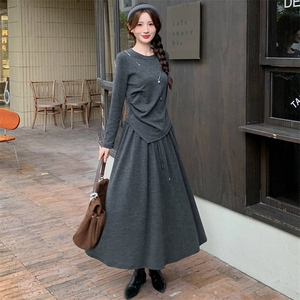2025年秋季新款时尚潮流棉质舒适感大摆裙套装，女装套装/套裙，超帛