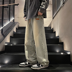 泥黄色
