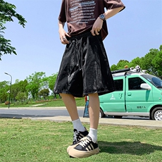 黑色