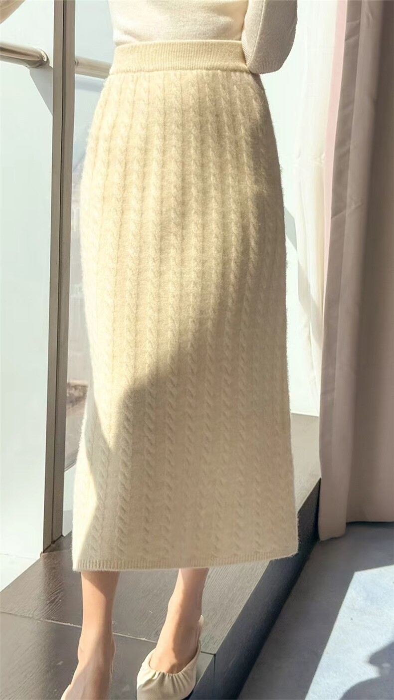 2025年秋季中长款时尚百搭通勤休闲加厚扭花裙，女装半身裙，业大羊绒
