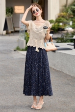 2025夏季新款女装短款镂空流苏美背针织上衣短袖碎花吊带裙两件套，女装套装/套裙，依多米