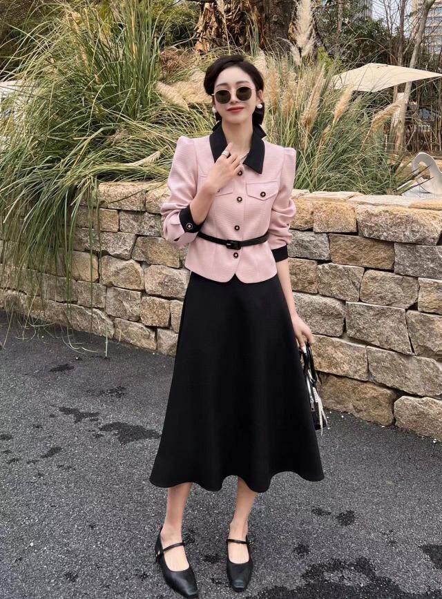 [现货]气质两件套套装，两色、四码，女装职业装，依柏璐(1F)