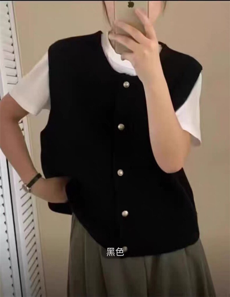 春季简约百搭舒适休闲四平铜扣马甲图片
