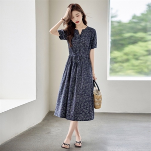 时尚碎花棉麻短袖连衣裙女2026夏季新款收腰显瘦休闲气质V领裙子图片