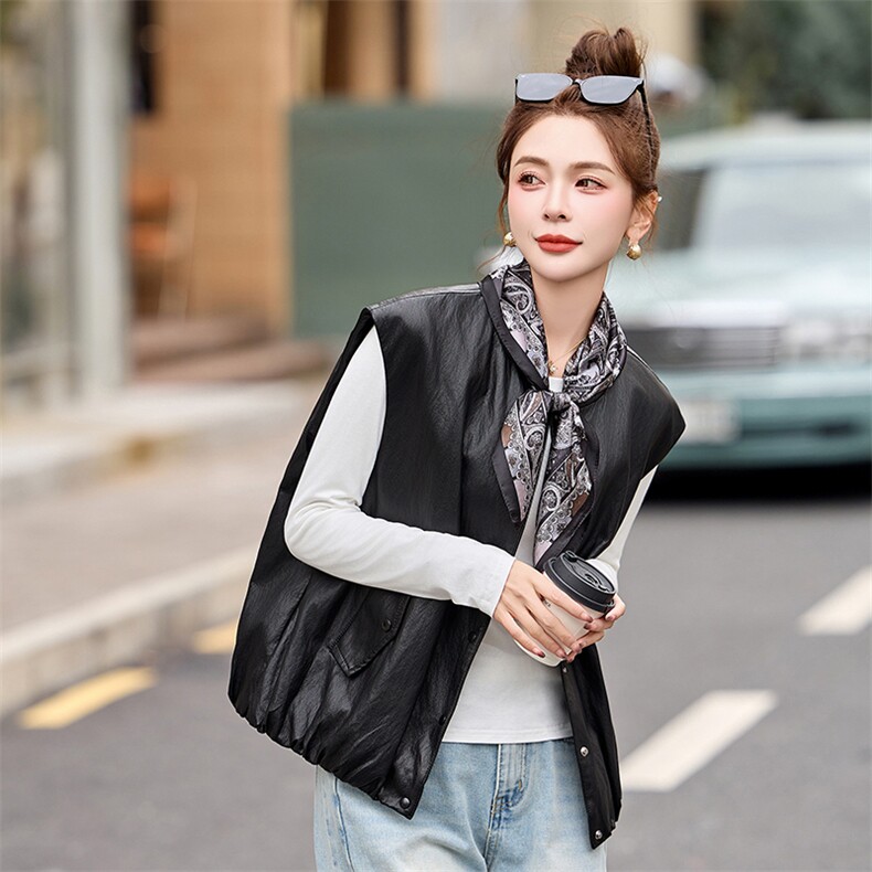 马甲女2025春装新款超火时髦洋气宽松慵懒风黑色短款皮衣坎肩外套,女装短外套,依多米