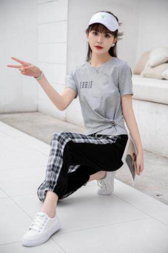 现货供应：韩版新款套装M一XXL，女装职业装，拉思维加丝