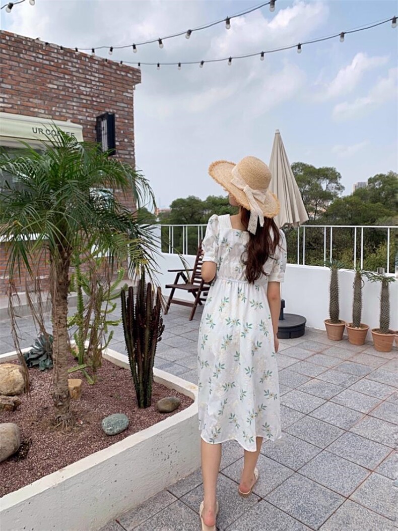 夏季新款绣花印花一体收腰显瘦连衣裙，女装连衣裙，墨初