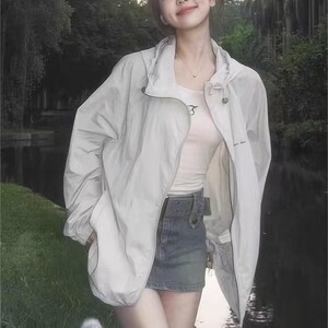 户外好看灰色透气防晒衣女夏季2025新款宽松紫外线薄款轻薄外套图片