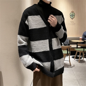 条纹撞色开衫毛衣男秋冬新款潮流宽松慵懒日系复古V领针织衫外套图片