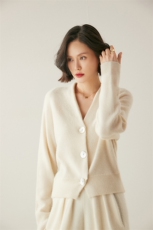 真贝壳扣~轻奢风山羊绒针织开衫女V领长袖毛衣宽松轻奢羊毛衫外套，女装羊绒衫，绒创羊绒