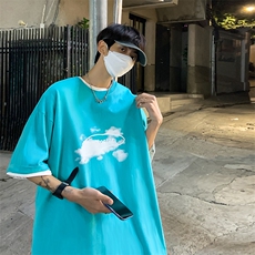 湖绿色