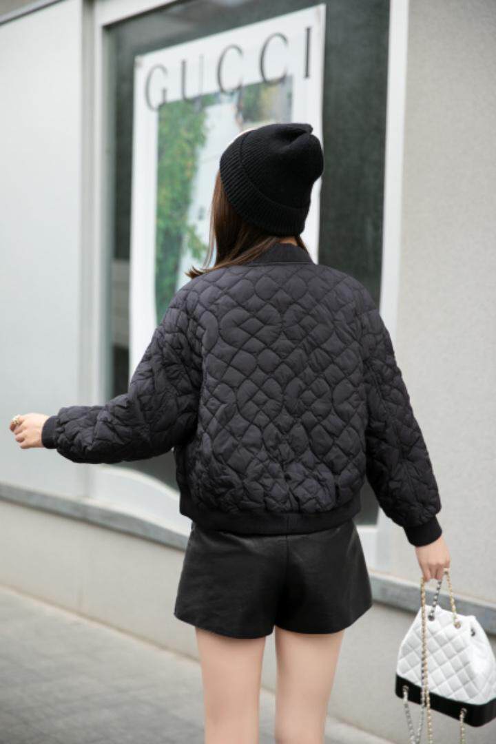 现货高品质标90绒羽绒服，女装羽绒服，艾依佳人