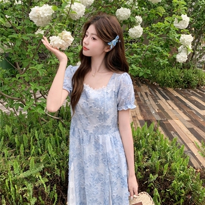 法式蓝色花朵短袖连衣裙女夏季新款方领收腰长裙甜美建立气质裙子图片