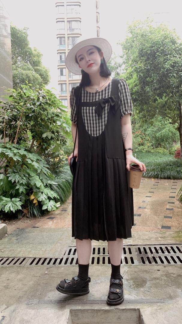 《现货》新款夏款超显瘦假两件套连衣裙，女装连衣裙，瑟拉·女人缘