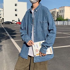 深蓝色